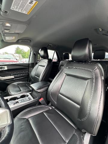 2023 Ford Explorer - $31,900