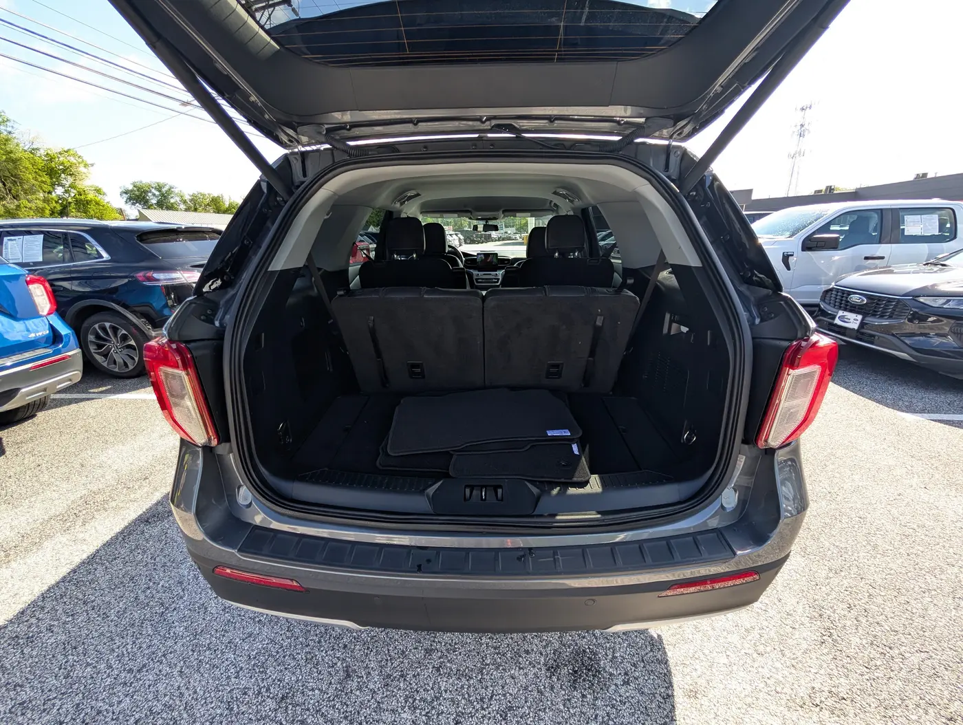 2023 Ford Explorer - $26,500