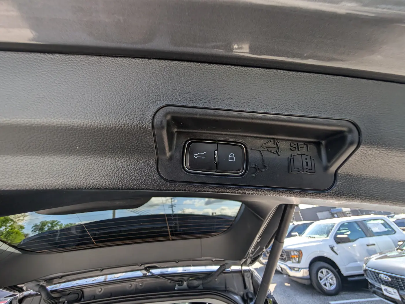 2023 Ford Explorer - $26,500