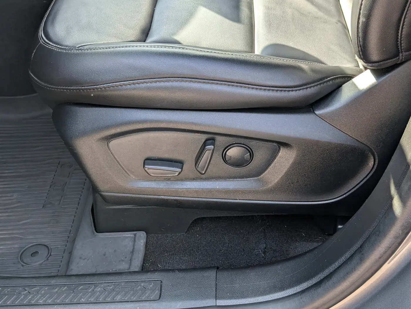 2023 Ford Explorer - $26,500