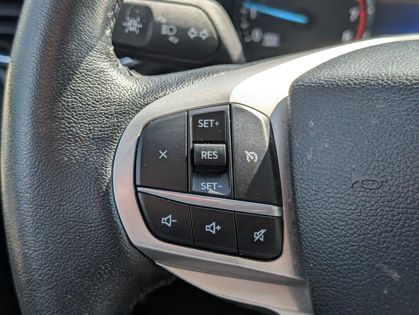 2023 Ford Explorer - $26,500