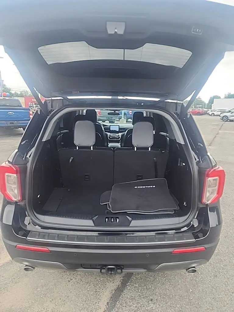 2023 Ford Explorer - $34,995