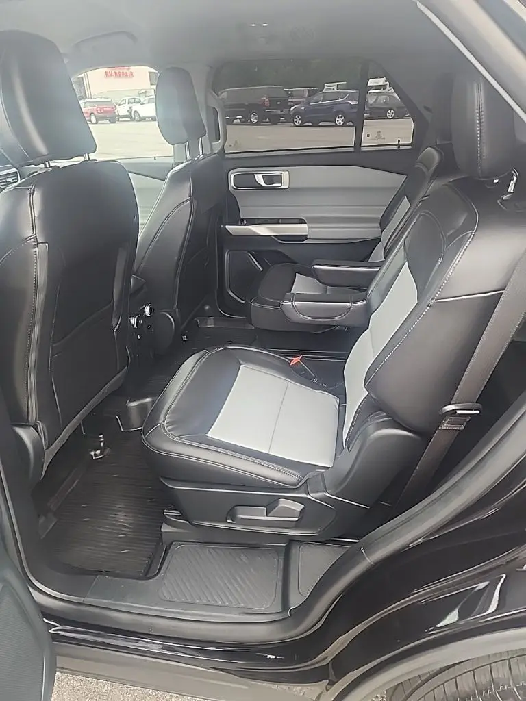 2023 Ford Explorer - $34,995