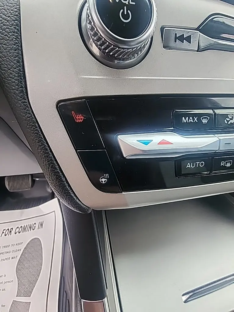 2023 Ford Explorer - $34,995