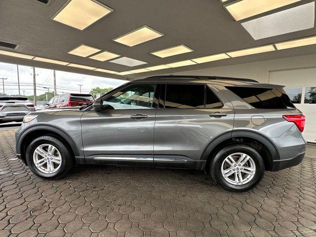 2023 Ford Explorer XLT — photo 1 of 12