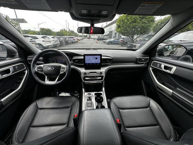 2023 Ford Explorer - $31,900
