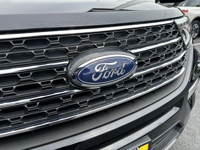 2023 Ford Explorer - $31,900