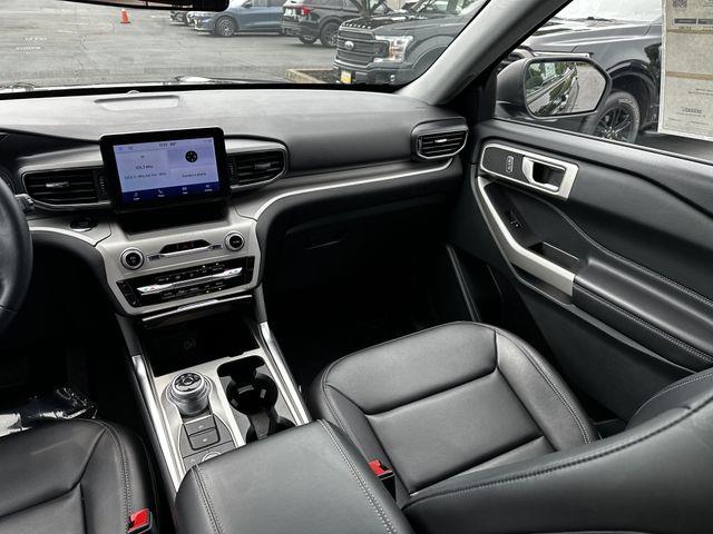 2023 Ford Explorer - $31,900