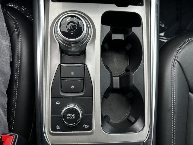 2023 Ford Explorer - $31,900