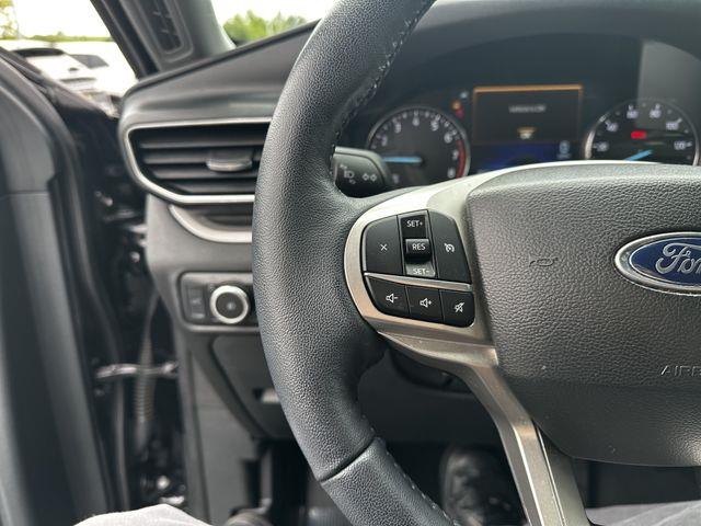 2023 Ford Explorer - $31,900