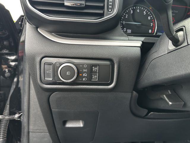 2023 Ford Explorer - $31,900