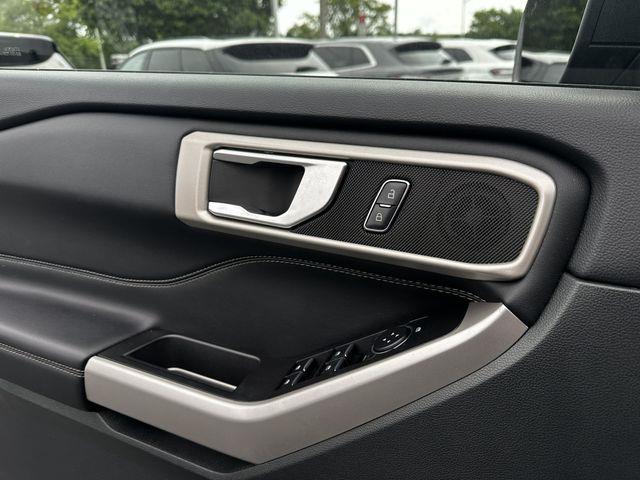 2023 Ford Explorer - $31,900