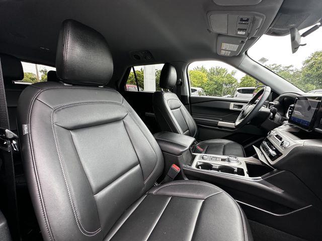 2023 Ford Explorer - $31,900
