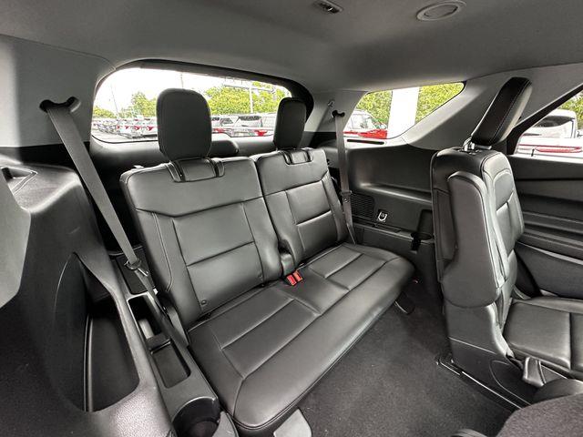 2023 Ford Explorer - $31,900