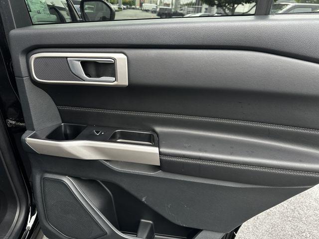 2023 Ford Explorer - $31,900