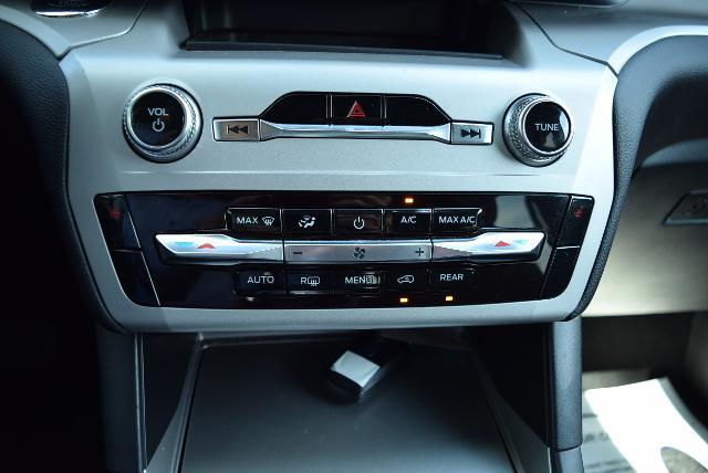 2023 Ford Explorer - $27,990