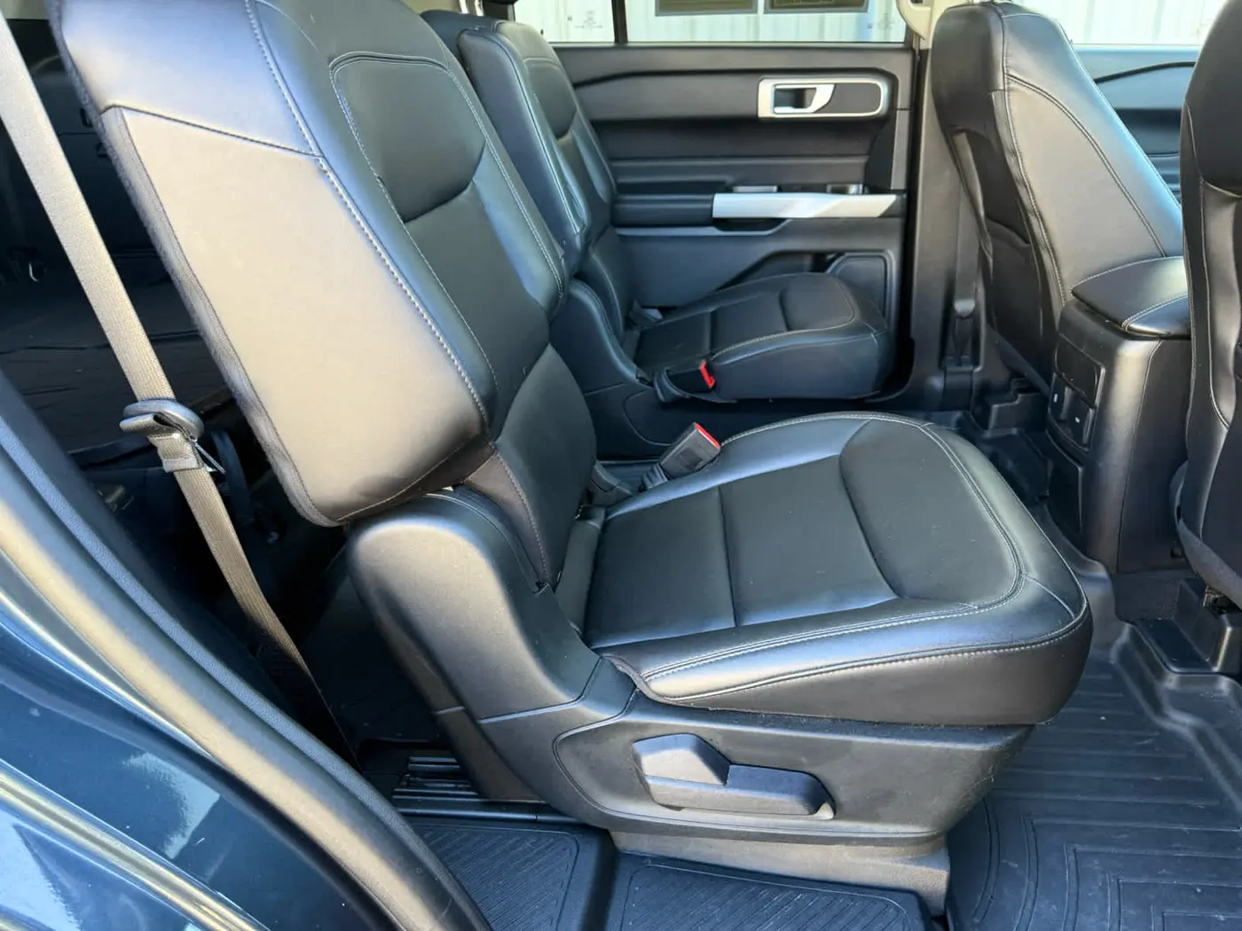 2023 Ford Explorer - $28,999