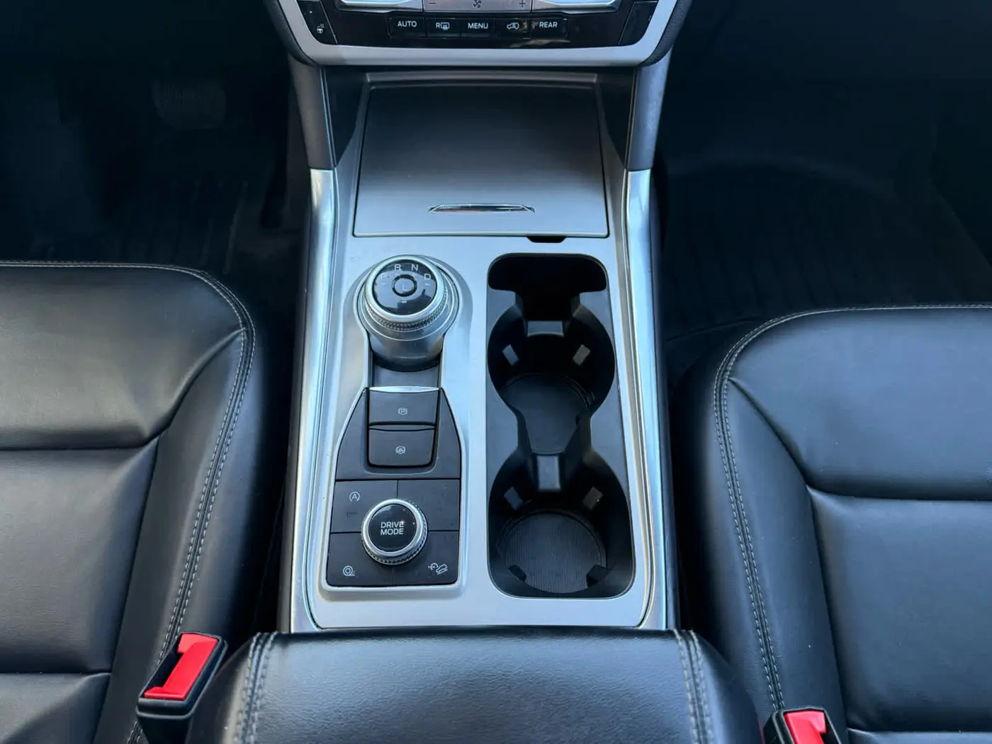2023 Ford Explorer - $28,999