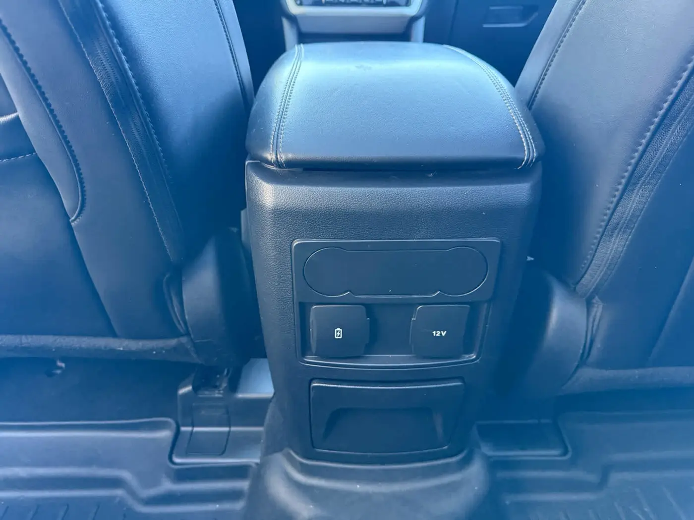 2023 Ford Explorer - $28,999