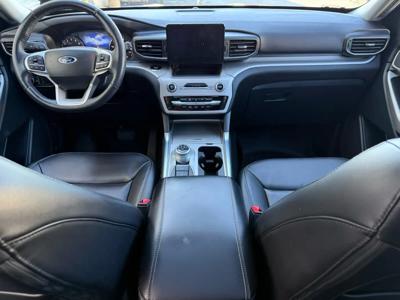 2023 Ford Explorer - $28,999