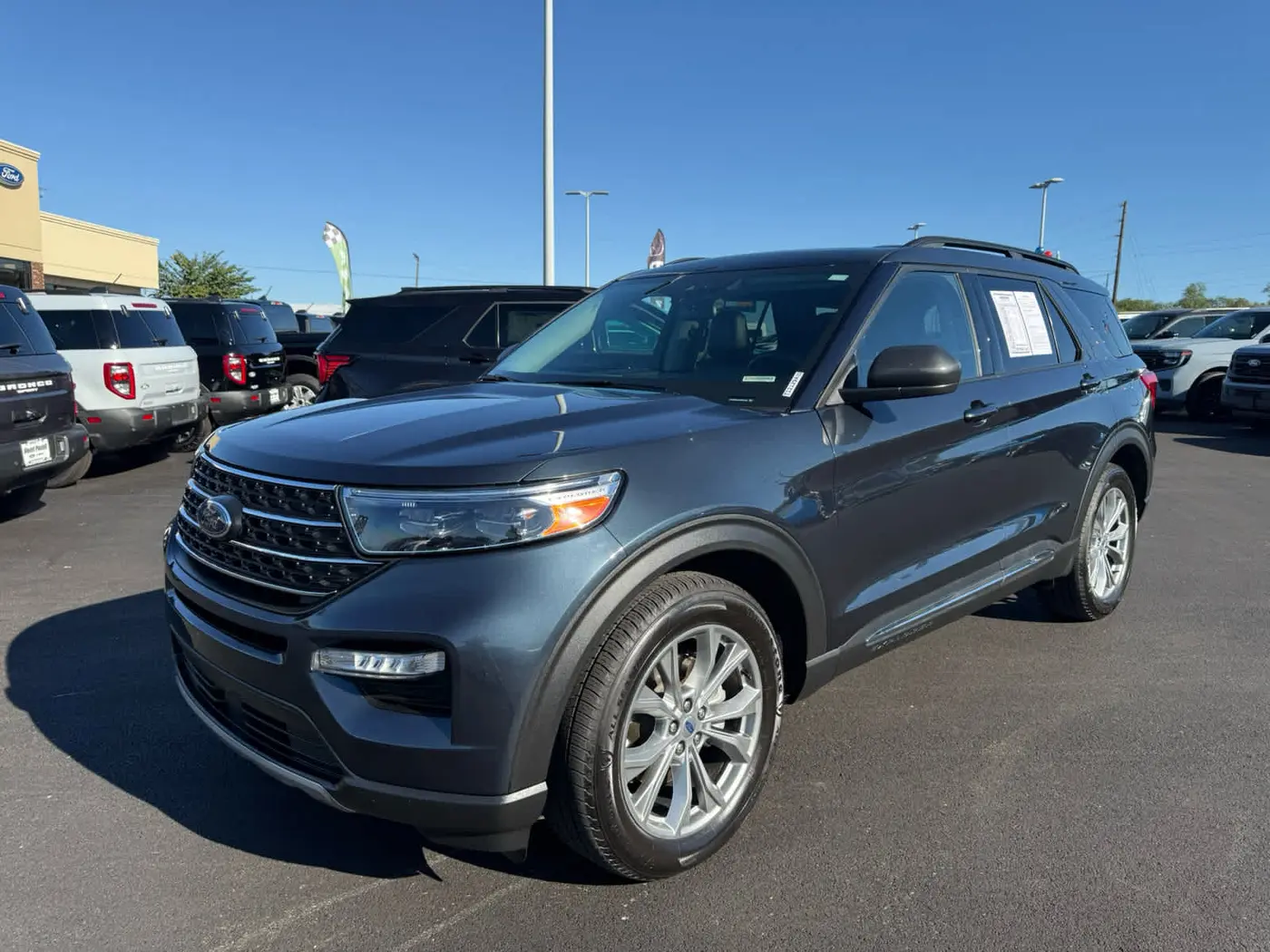 2023 Ford Explorer - $28,999