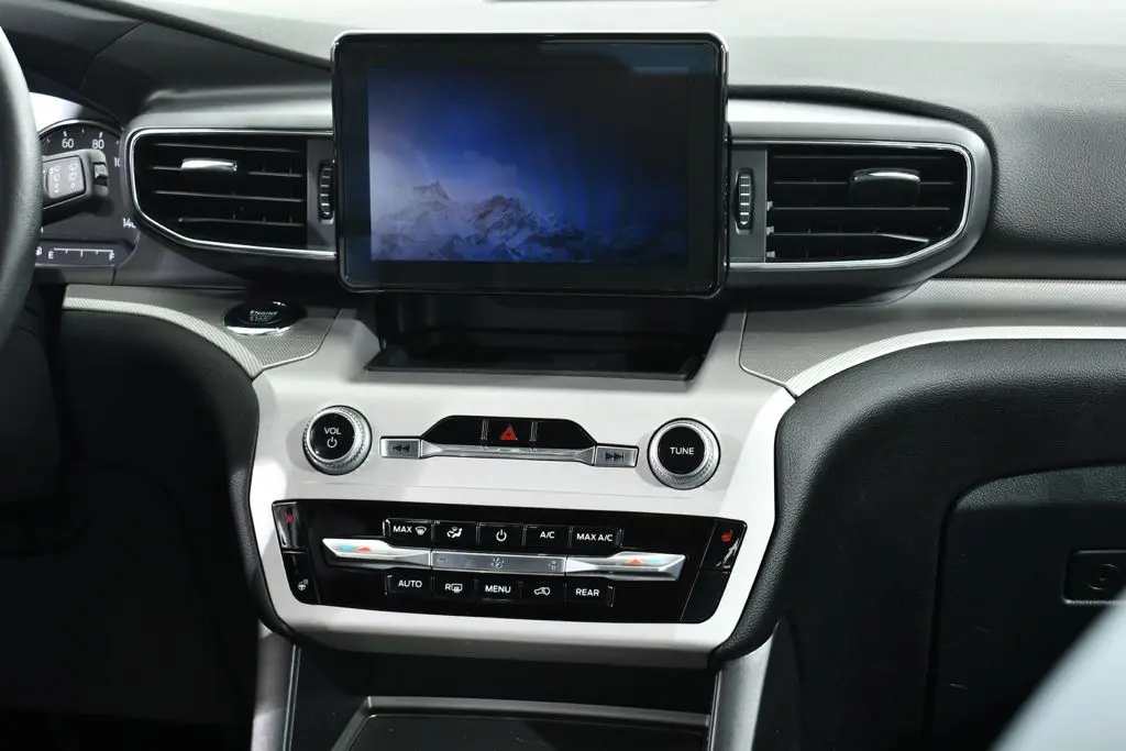 2024 Ford Explorer - $32,455
