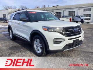 2021 Ford Explorer with Star White Metallic Tri-Coat Exterior
