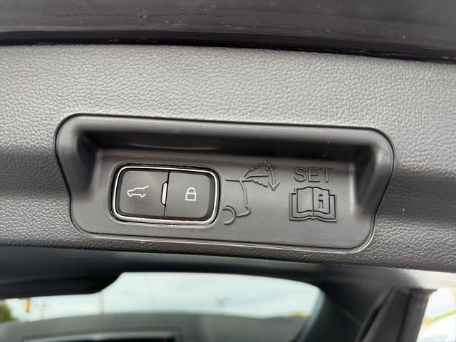 2023 Ford Explorer - $26,995