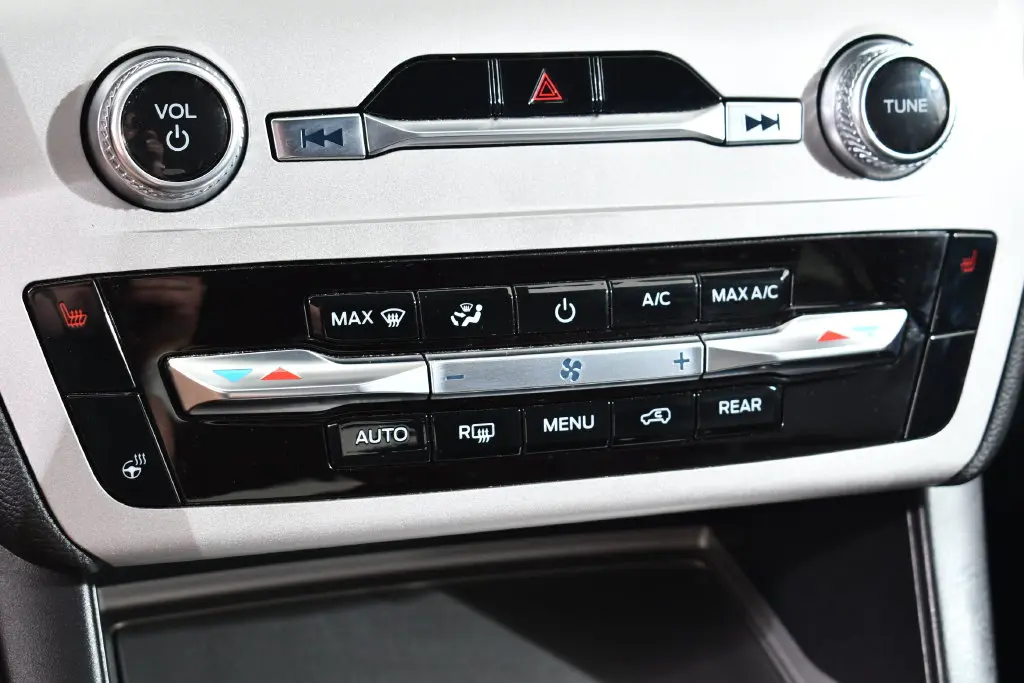 2023 Ford Explorer - $32,155