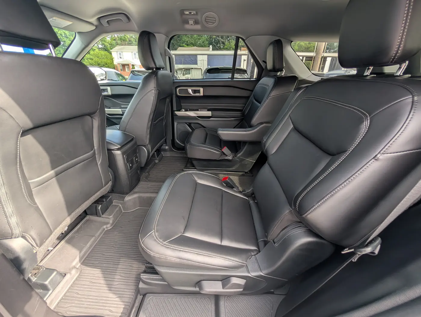 2023 Ford Explorer - $30,500