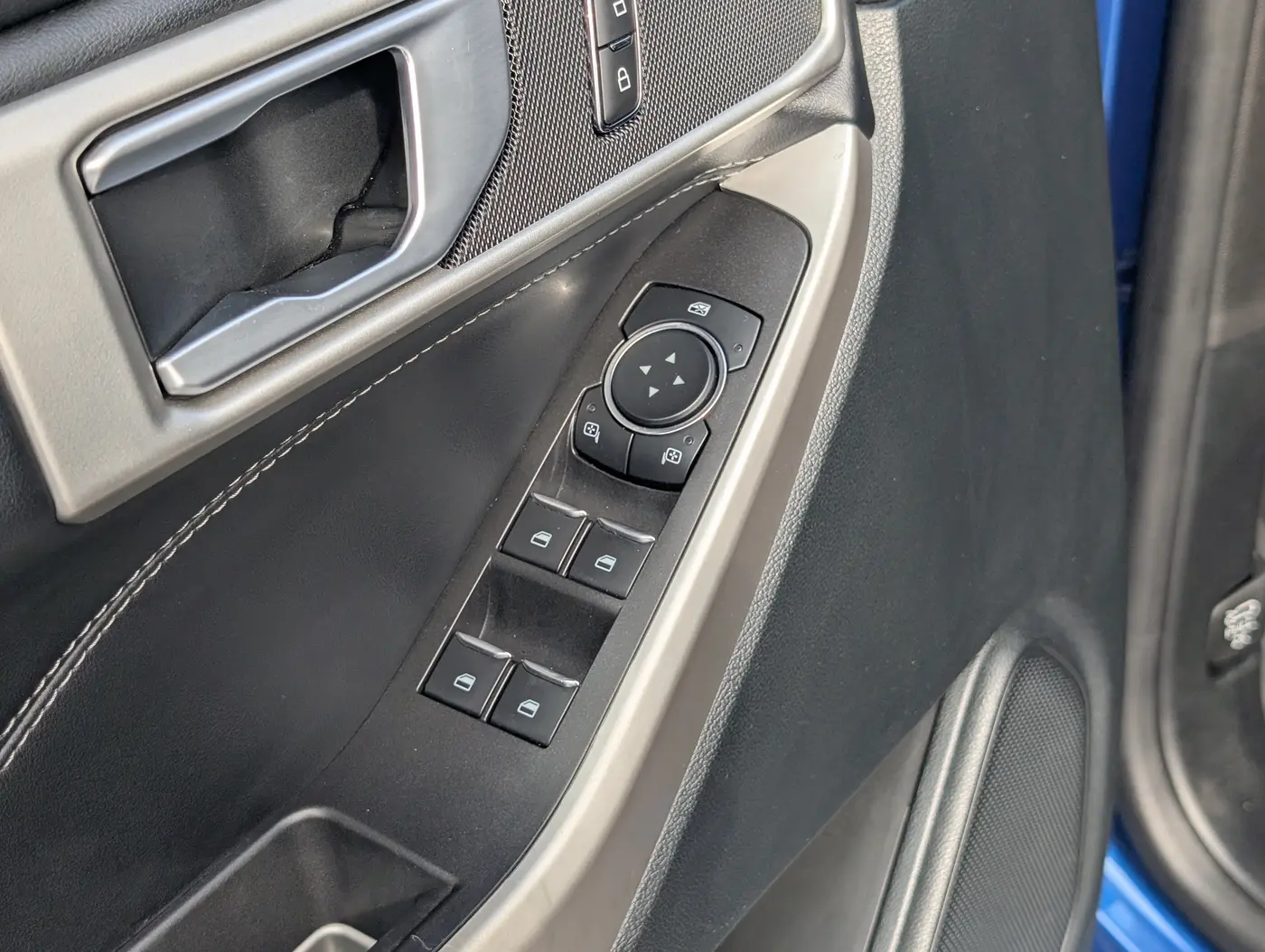 2023 Ford Explorer - $30,500