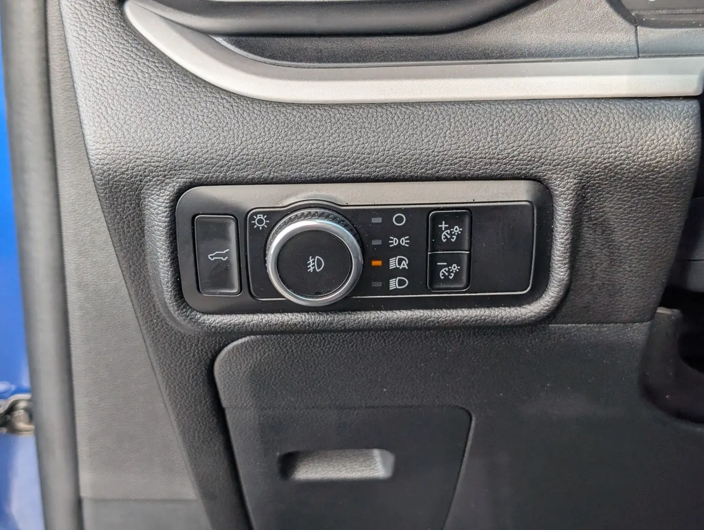2023 Ford Explorer - $30,500