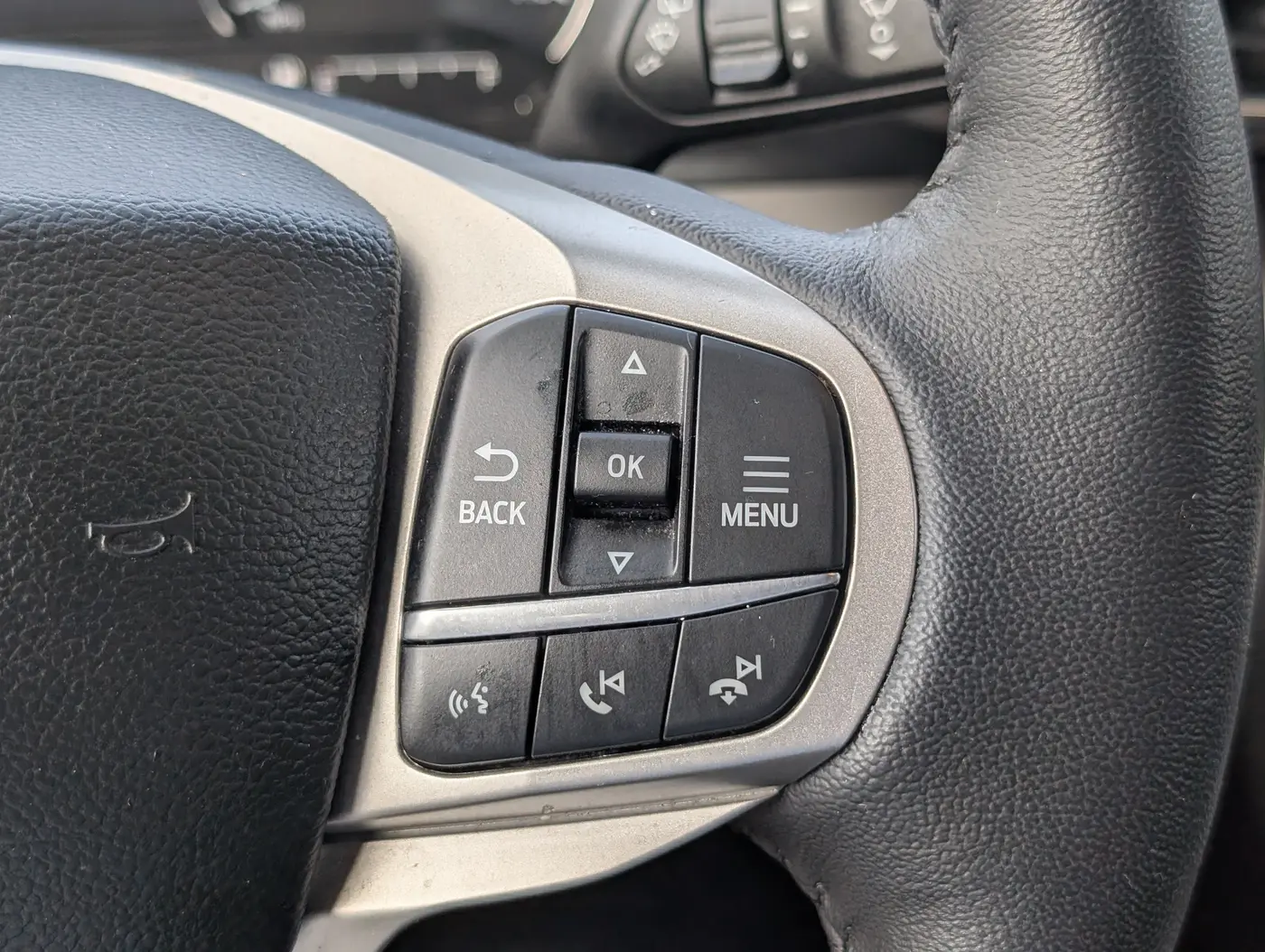 2023 Ford Explorer - $30,500