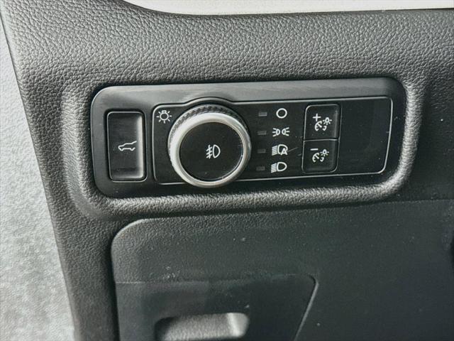 2023 Ford Explorer - $34,999