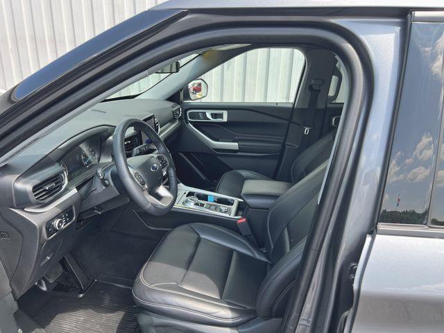 2023 Ford Explorer - $32,999