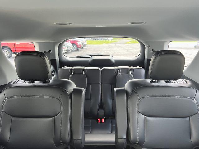 2023 Ford Explorer - $32,999