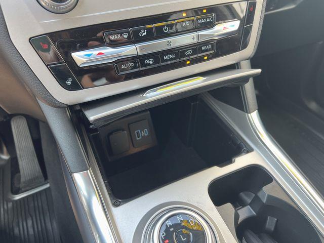 2023 Ford Explorer - $32,999