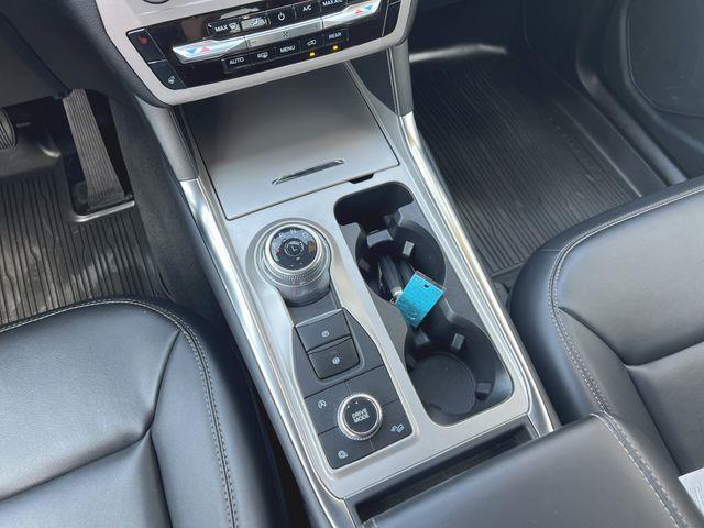 2023 Ford Explorer - $32,999