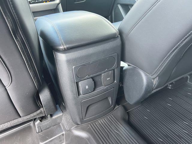 2023 Ford Explorer - $32,999