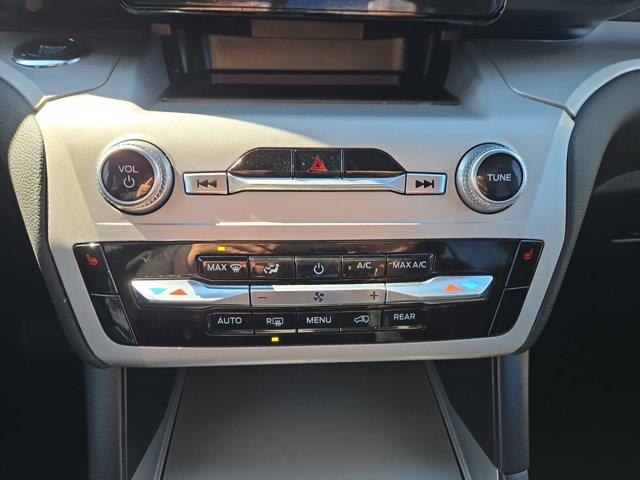 2024 Ford Explorer - $30,495