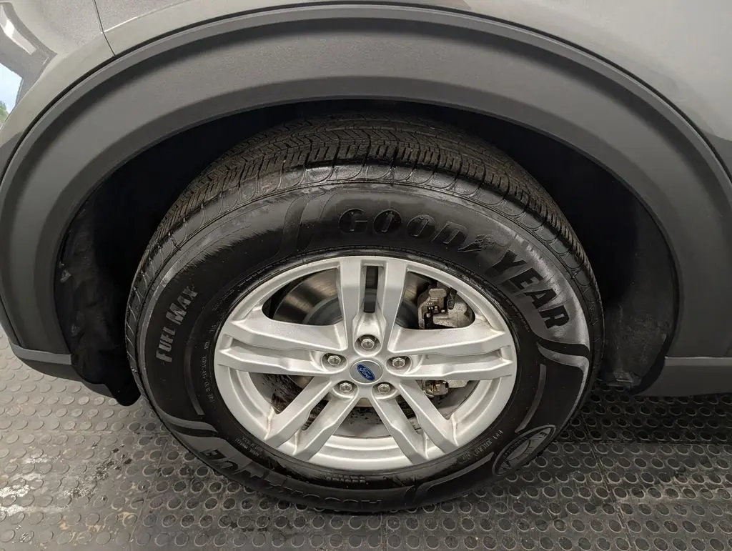 2020 Ford Explorer - $20,100