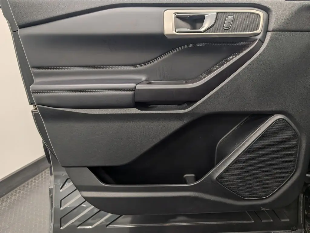 2020 Ford Explorer - $20,100