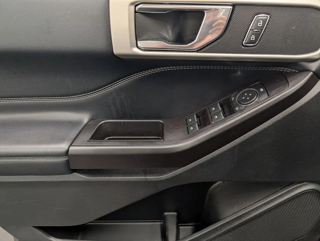 2020 Ford Explorer - $20,100