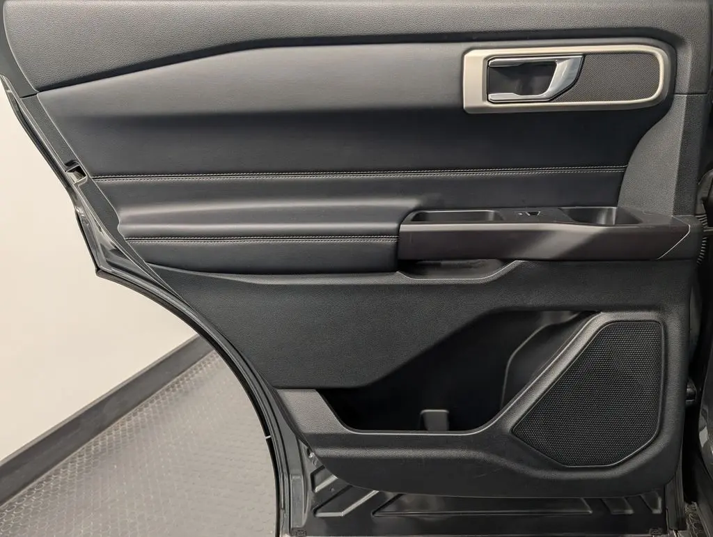 2020 Ford Explorer - $20,100