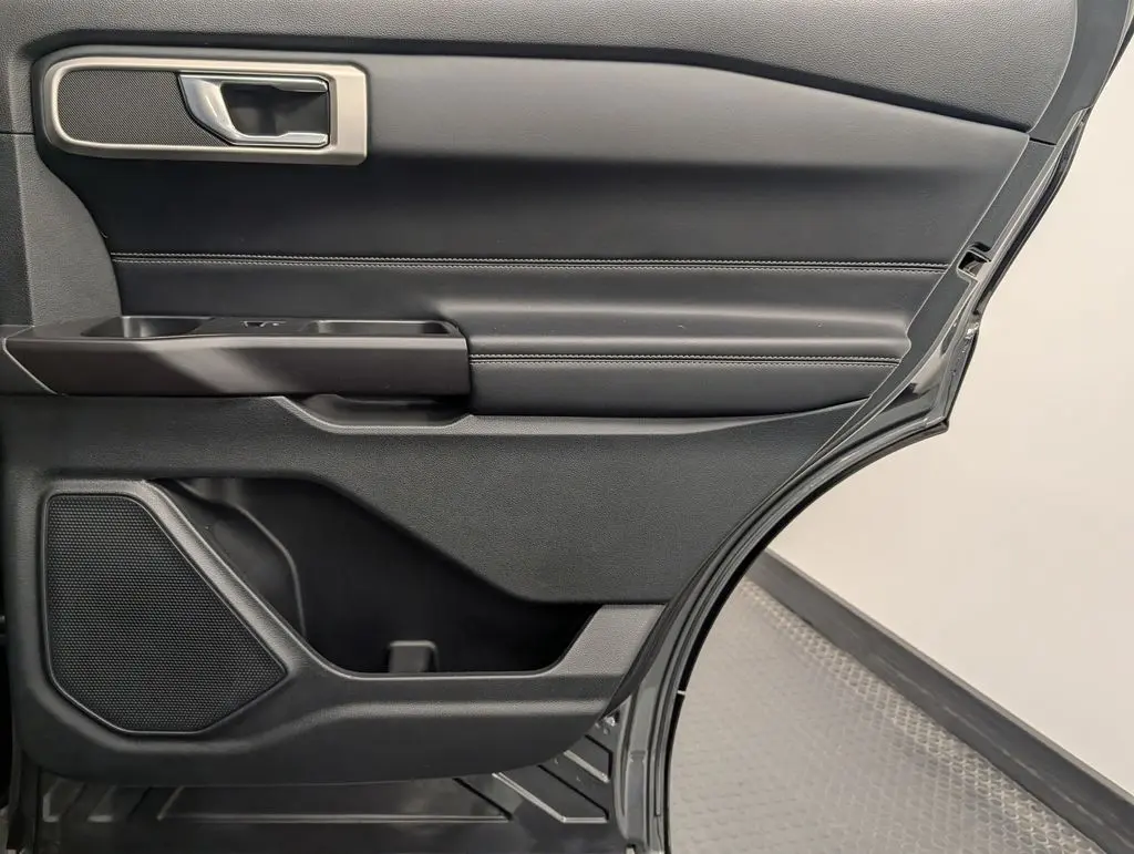 2020 Ford Explorer - $20,100