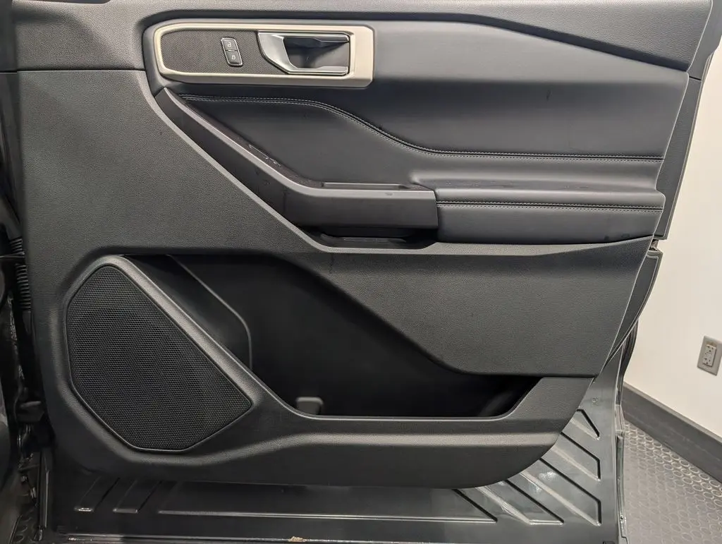 2020 Ford Explorer - $20,100