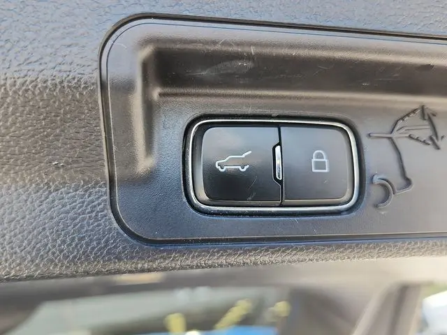 2021 Ford Explorer - $19,998