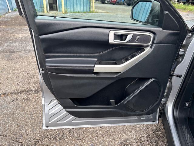 2021 Ford Explorer - $21,979
