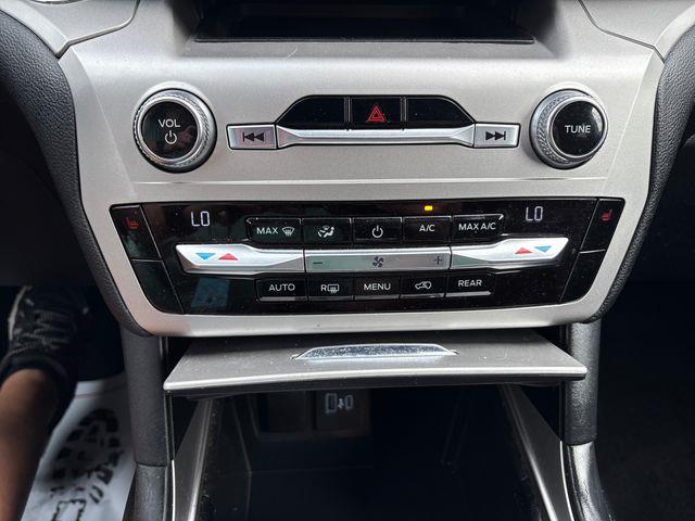 2021 Ford Explorer - $21,979