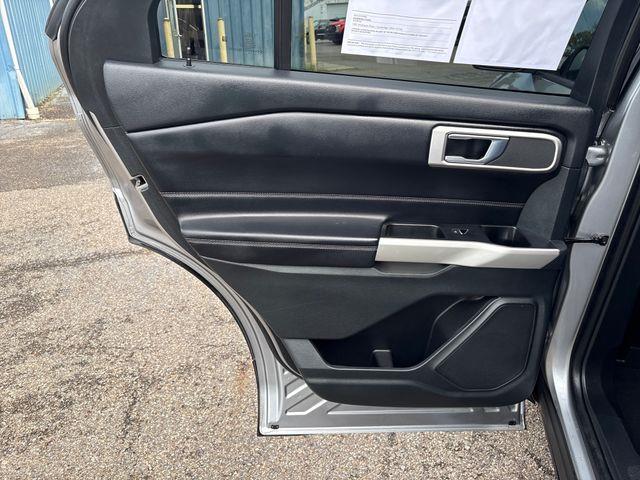 2021 Ford Explorer - $21,979
